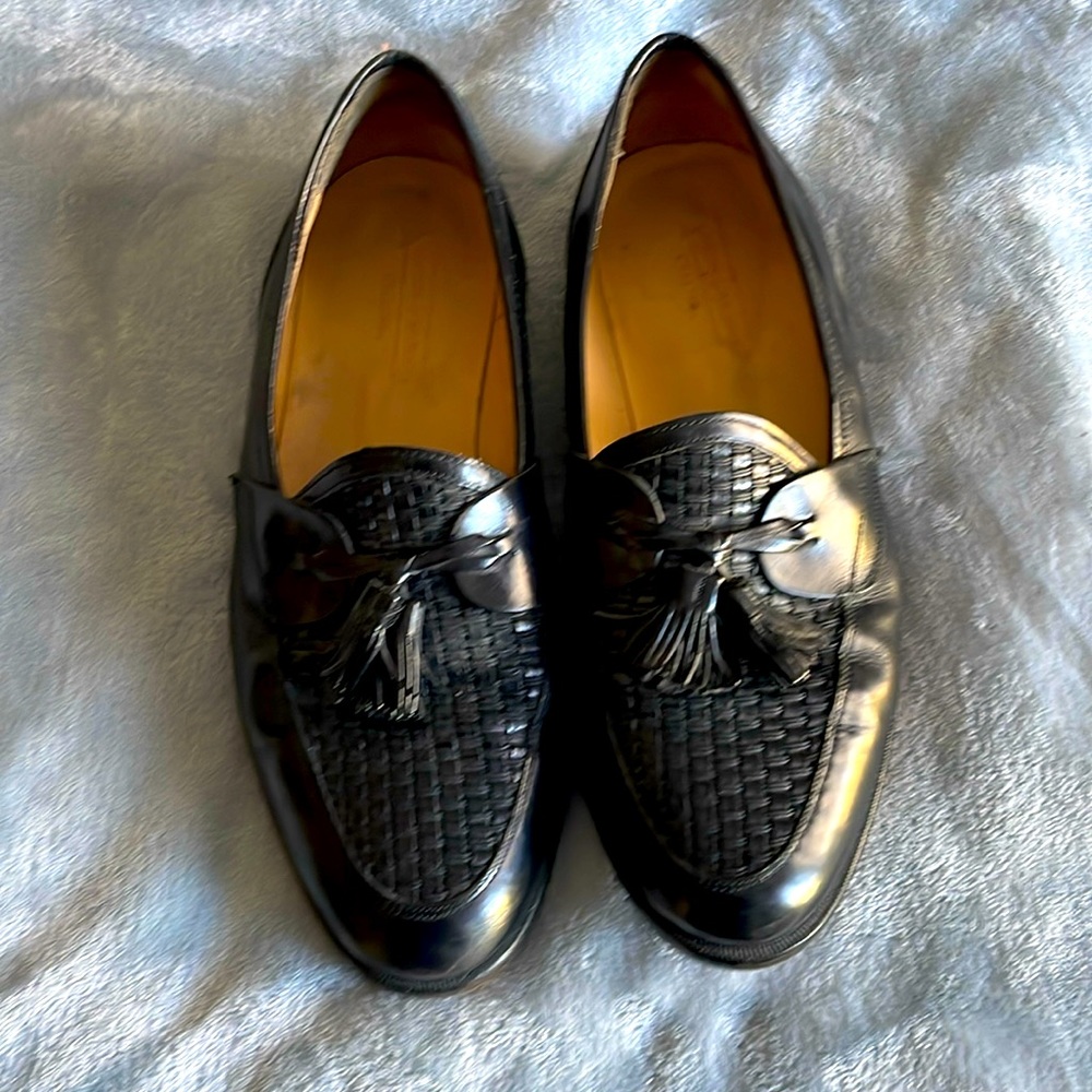 Woven tassle loafers